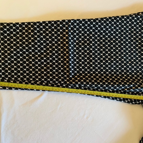 Worthington- modern fit Capri black & white ladies pants - Picture 5 of 9
